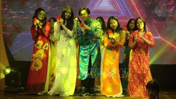 Overseas Vietnamese across continents celebrate traditional New Year